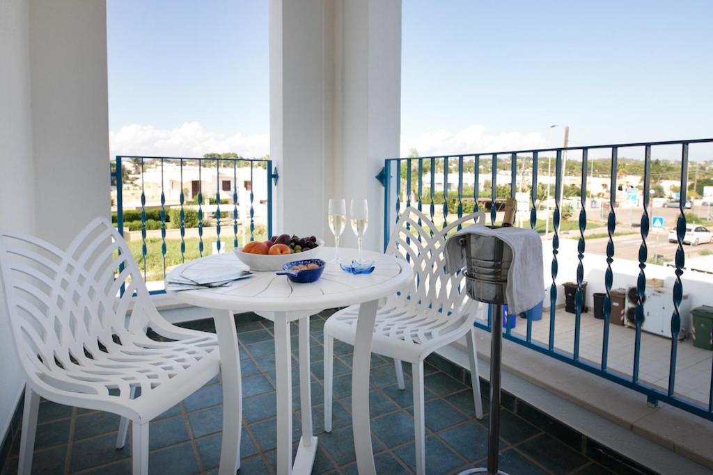 Gigli Hotel Salento Marina Di Pescoluse Exterior photo