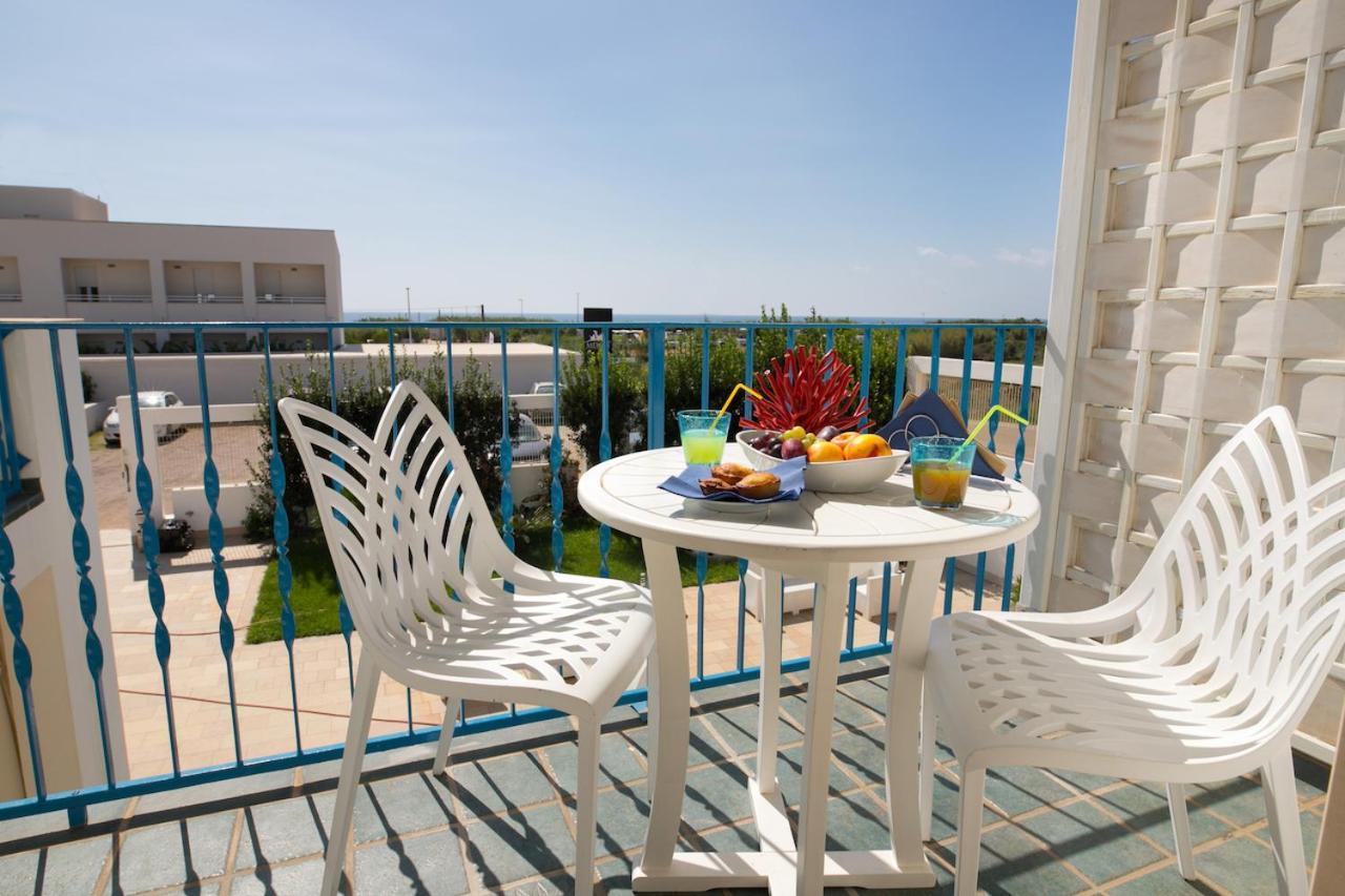 Gigli Hotel Salento Marina Di Pescoluse Exterior photo