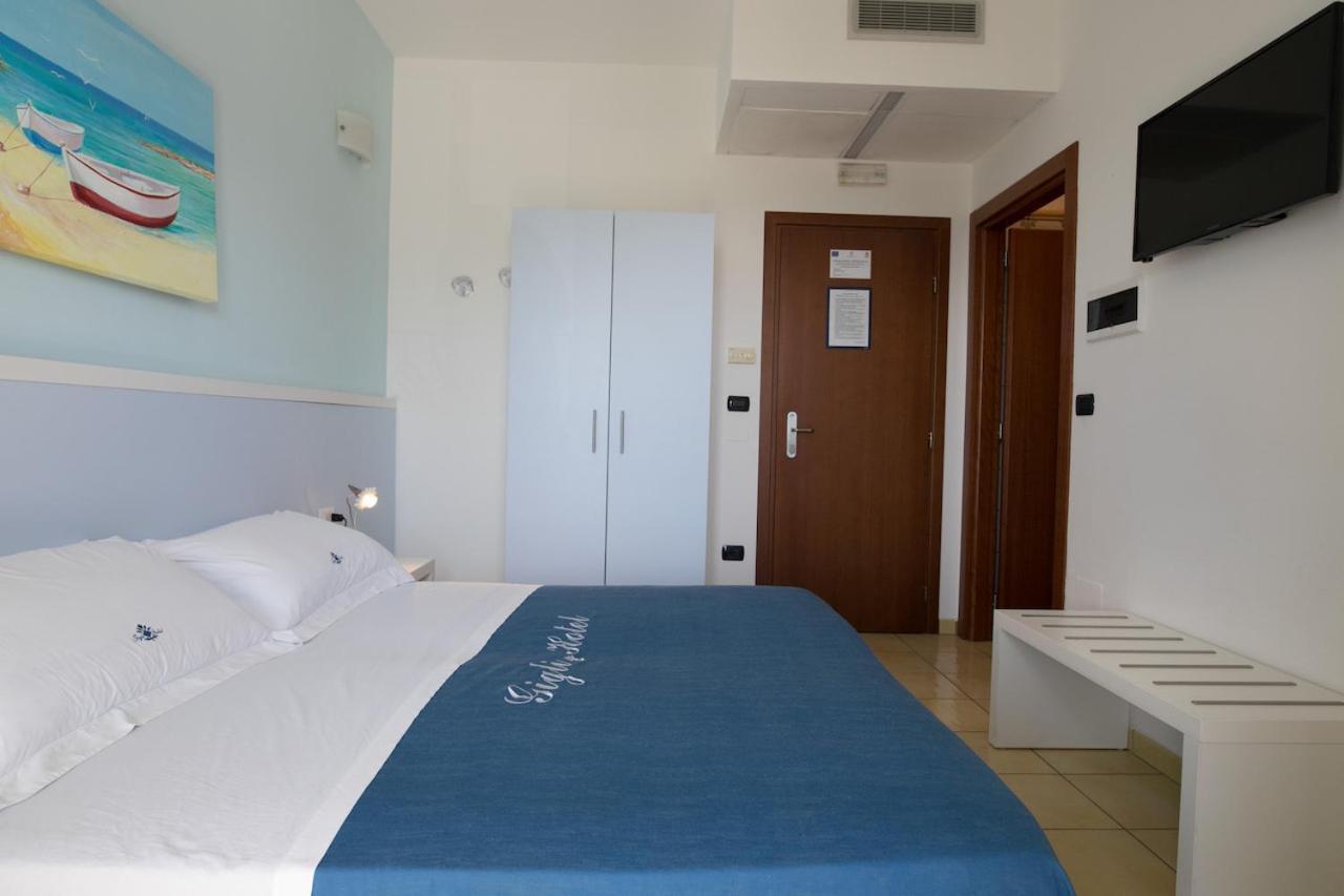 Gigli Hotel Salento Marina Di Pescoluse Room photo